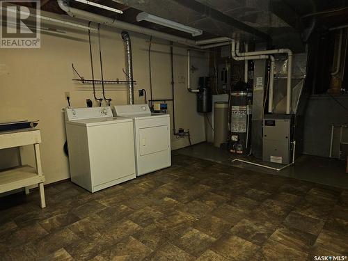 402 Costigan Road, Saskatoon, SK - Indoor Photo Showing Laundry Room