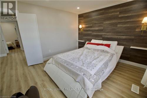 1050 Kimball Cres S, London, ON - Indoor Photo Showing Bedroom