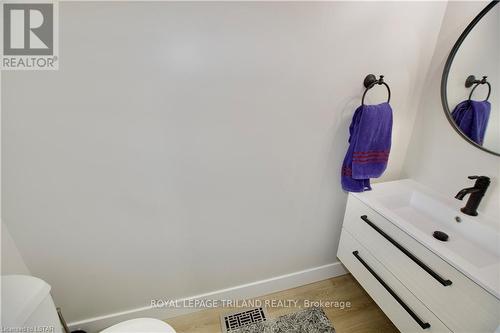 1050 Kimball Cres S, London, ON - Indoor Photo Showing Bathroom