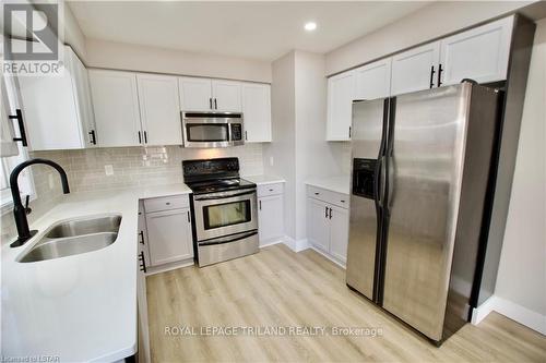 1050 Kimball Cres S, London, ON - Indoor Photo Showing Kitchen With Stainless Steel Kitchen With Double Sink