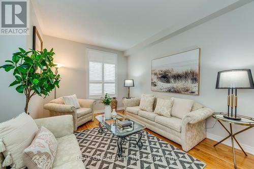 1154 Kestell Boulevard, Oakville, ON - Indoor Photo Showing Living Room