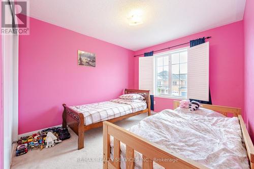 71 Tianalee Cres, Brampton, ON - Indoor Photo Showing Bedroom