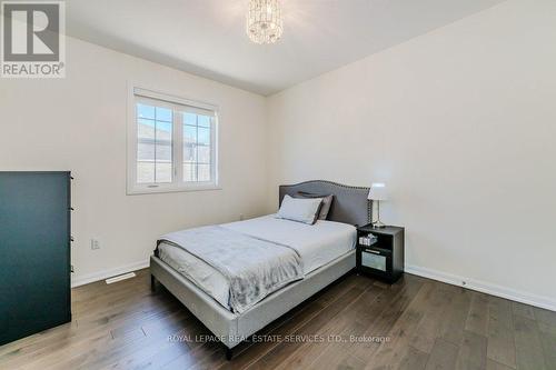 3365 Vernon Powell Drive, Oakville, ON - Indoor Photo Showing Bedroom