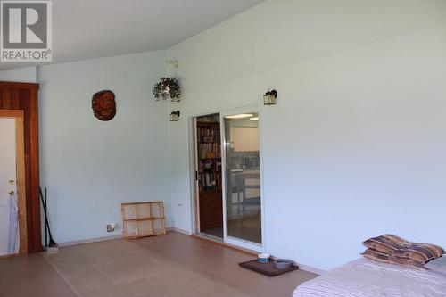 3152 6 Highway, Slocan Park, BC - Indoor Photo Showing Bedroom