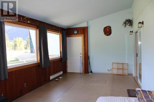 3152 6 Highway, Slocan Park, BC - Indoor