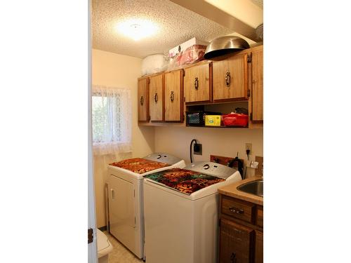 3152 Highway 6, Slocan Park, BC - Indoor Photo Showing Laundry Room