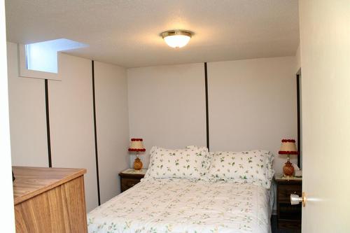 3152 Highway 6, Slocan Park, BC - Indoor Photo Showing Bedroom