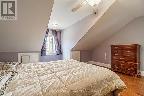 899 Cumberland Ave, Peterborough, ON - Indoor Photo Showing Bedroom