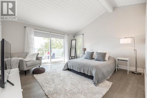 31 Bay St, Oro-Medonte, ON - Indoor Photo Showing Bedroom