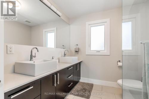 31 Bay St, Oro-Medonte, ON - Indoor Photo Showing Bathroom
