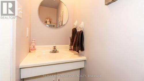 26 Wallace Drive, Barrie, ON - Indoor Photo Showing Bathroom