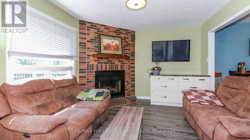 26 Wallace Drive, Barrie, ON - Indoor Photo Showing Living Room With Fireplace