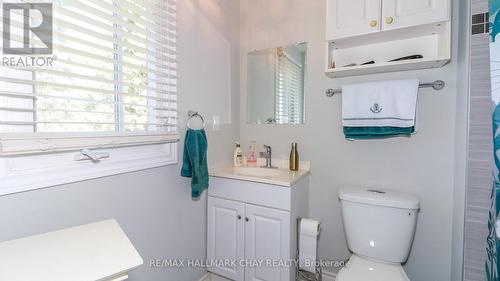 26 Wallace Drive, Barrie, ON - Indoor Photo Showing Bathroom