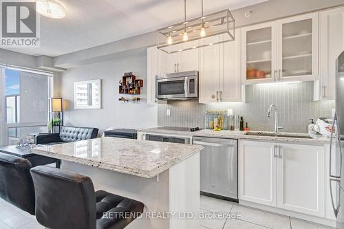 #307B -9090 Yonge St, Richmond Hill, ON - Indoor Photo Showing Kitchen With Upgraded Kitchen