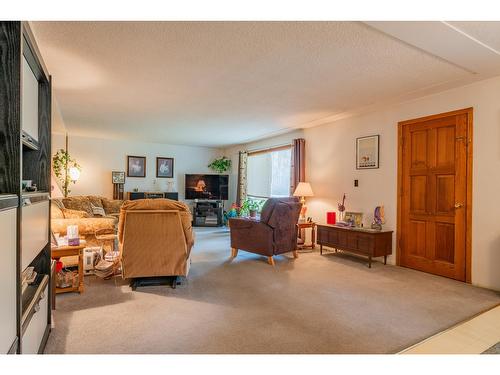 2418 Highway 6, Slocan Park, BC - Indoor Photo Showing Other Room