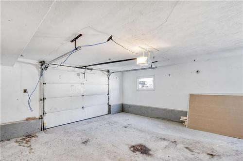42 Thatcher Drive, Winnipeg, MB - Indoor Photo Showing Garage