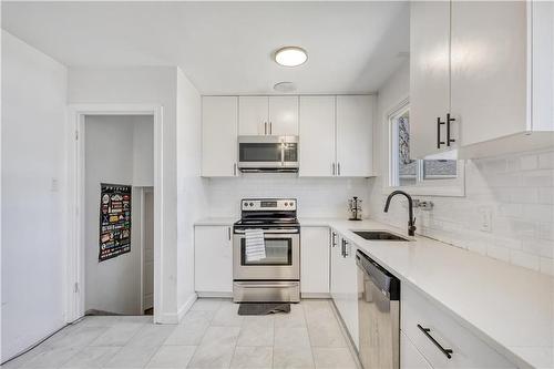 42 Thatcher Drive, Winnipeg, MB - Indoor Photo Showing Kitchen With Upgraded Kitchen