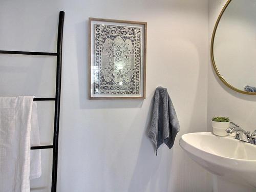 Powder room - 1576 Rue Marini, Sherbrooke (Brompton/Rock Forest/Saint-Élie/Deauville), QC - Indoor Photo Showing Bathroom