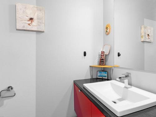 Bathroom - 25 Rue Des Alpes, Sainte-Brigitte-De-Laval, QC - Indoor Photo Showing Bathroom