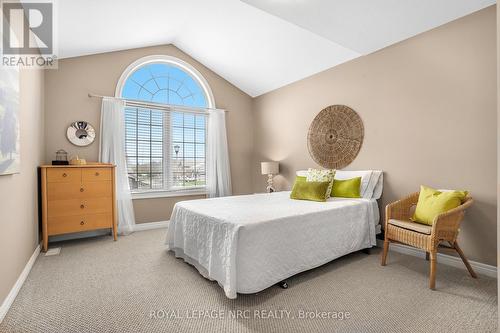 2 Briarwood Drive, St. Catharines, ON - Indoor Photo Showing Bedroom
