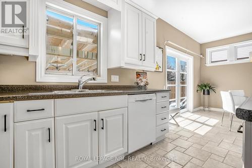 2 Briarwood Drive, St. Catharines, ON - Indoor Photo Showing Kitchen