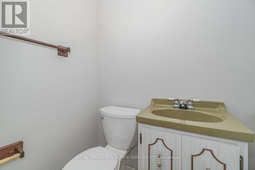 #4 -90 Sarah Lane, Oakville, ON - Indoor Photo Showing Bathroom