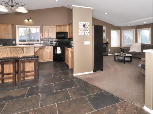 781 Westridge Drive, Invermere, BC - Indoor Photo Showing Kitchen