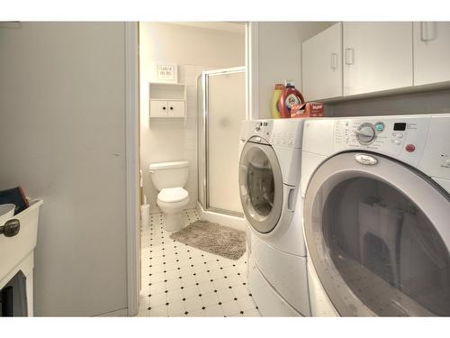 781 Westridge Drive, Invermere, BC - Indoor Photo Showing Laundry Room