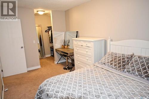 3922 Castle Road, Regina, SK - Indoor Photo Showing Bedroom