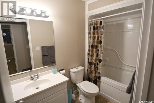 3922 Castle Road, Regina, SK - Indoor Photo Showing Bathroom