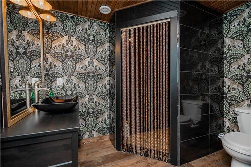 15 Odin'S Way, Gimli, MB - Indoor Photo Showing Bathroom