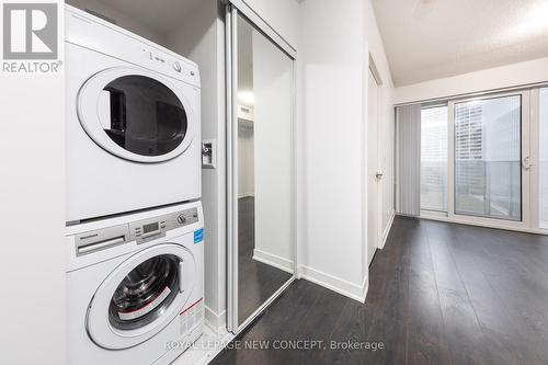 #1408 -88 Harbour St, Toronto, ON - Indoor Photo Showing Laundry Room