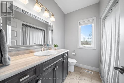 7536 Highway 62, Belleville, ON - Indoor Photo Showing Bathroom