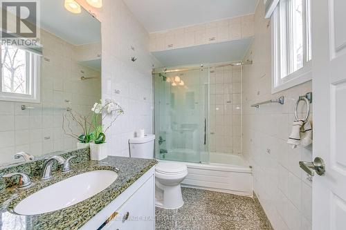 11 Pierpont Pl, Mississauga, ON - Indoor Photo Showing Bathroom