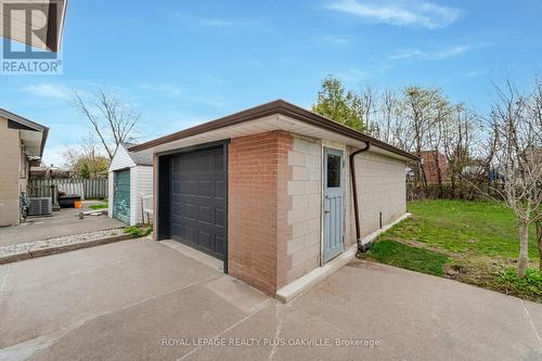 441 Pinegrove Road, Oakville, ON - Outdoor With Exterior