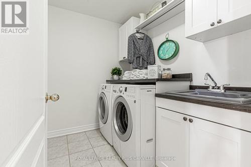 2256 Lapsley Cres, Oakville, ON - Indoor Photo Showing Laundry Room