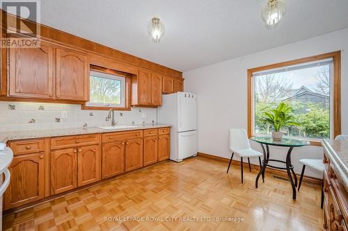 2 Beverley St, Guelph, ON - Indoor Photo Showing Kitchen