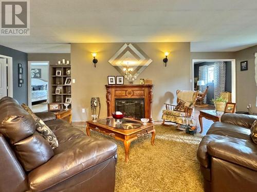4151 Pacific Road, Williams Lake, BC - Indoor Photo Showing Living Room With Fireplace