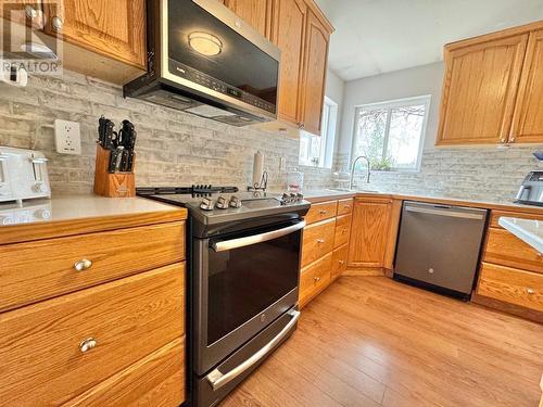 4151 Pacific Road, Williams Lake, BC - Indoor Photo Showing Kitchen