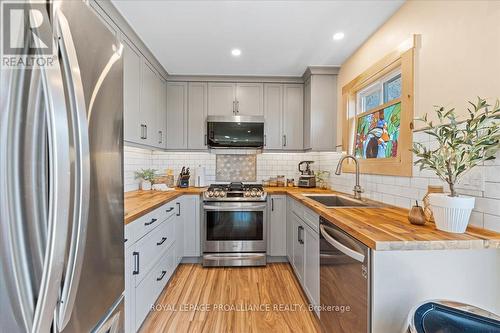 30 Caroline Street, Kawartha Lakes, ON - Indoor Photo Showing Kitchen With Upgraded Kitchen