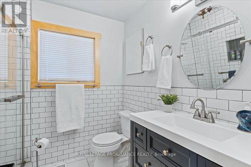 30 Caroline St, Kawartha Lakes, ON - Indoor Photo Showing Bathroom