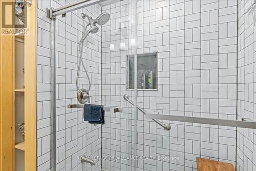 30 Caroline Street, Kawartha Lakes, ON - Indoor Photo Showing Bathroom