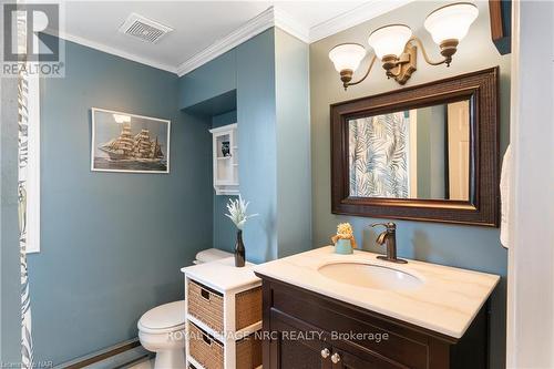 118 Lincoln Rd E, Fort Erie, ON - Indoor Photo Showing Bathroom