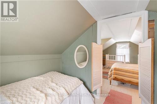 118 Lincoln Rd E, Fort Erie, ON - Indoor Photo Showing Bedroom