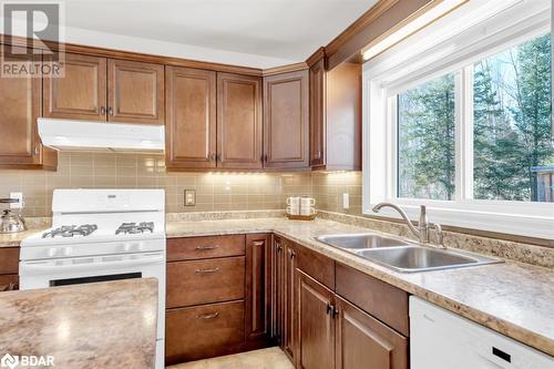 35 Denison Drive, Northbrook, ON - Indoor Photo Showing Kitchen With Double Sink