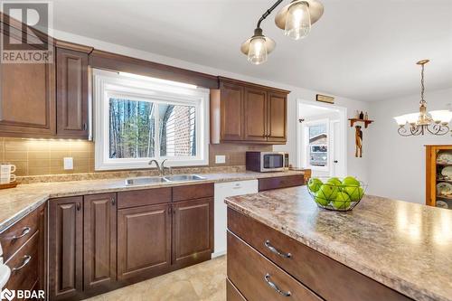 35 Denison Drive, Northbrook, ON - Indoor Photo Showing Kitchen With Double Sink