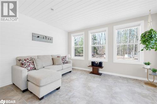 35 Denison Drive, Northbrook, ON - Indoor Photo Showing Living Room