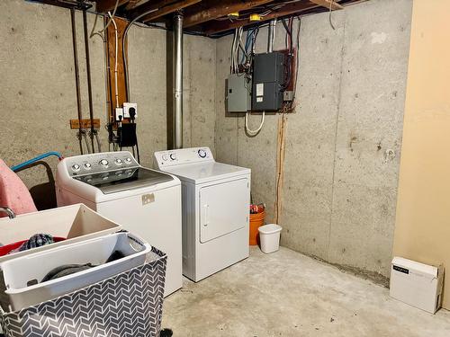 1009 18Th Avenue S, Cranbrook, BC - Indoor Photo Showing Laundry Room