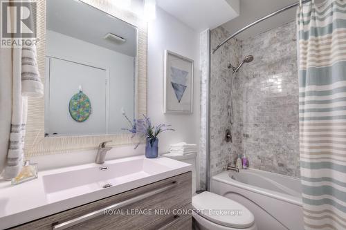 #81 -2701 Aquitaine Ave, Mississauga, ON - Indoor Photo Showing Bathroom