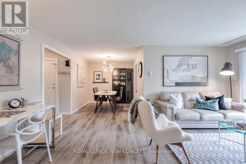 #81 -2701 Aquitaine Ave, Mississauga, ON - Indoor Photo Showing Living Room